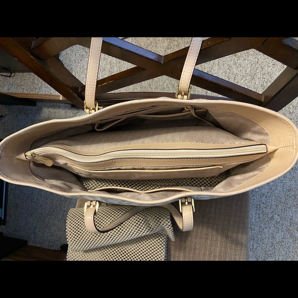 Michael Kors Jet Set Multi-Function Travel Tote - image 3